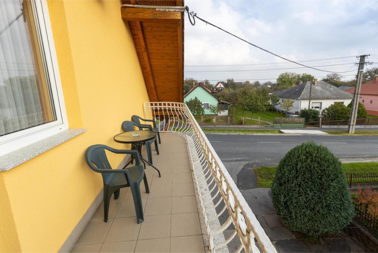 Betli Panzió Hotel Zalaegerszeg Exterior foto