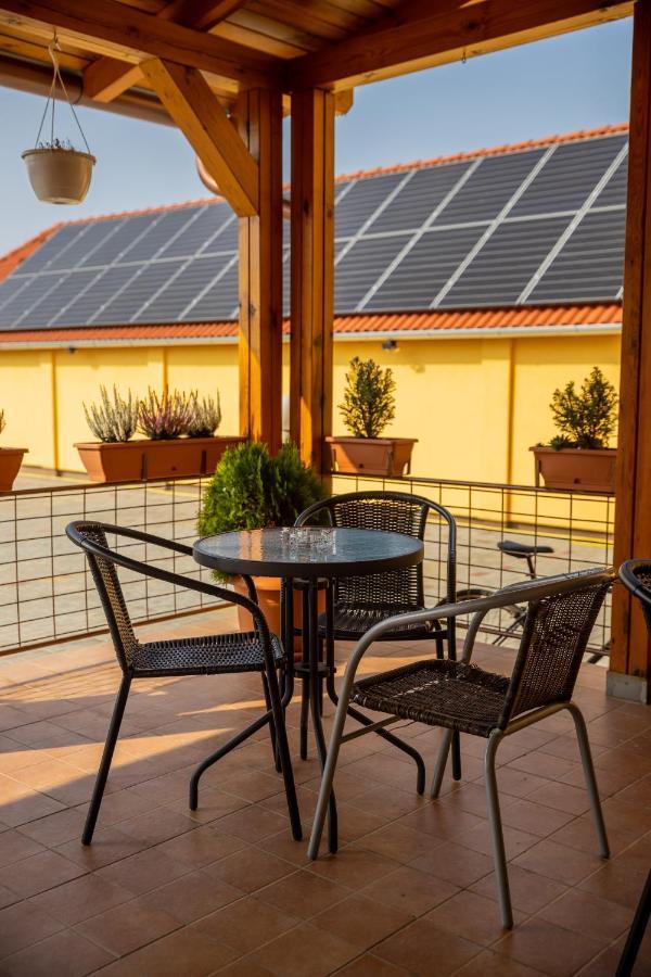 Betli Panzió Hotel Zalaegerszeg Exterior foto